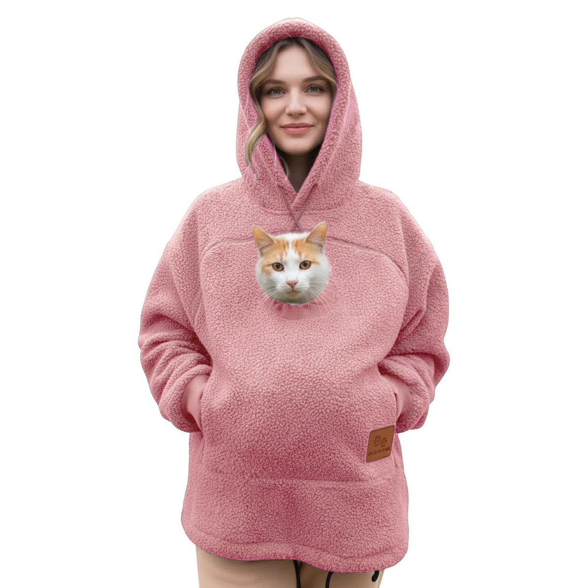 Cómo acostumbrar a tu gato a ir en tu regazo (o en el bolsillo de tu sudadera)