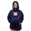 Sudadera Kangapaw azul marino con gato asomando por la ventana